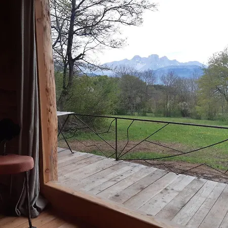 Les Insolites Du Vercors Farm stay *